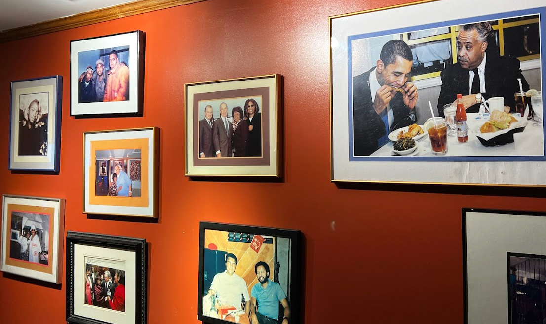 Obama photo wall blog