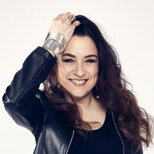 Los Dukes featuring Gabriela Anders
