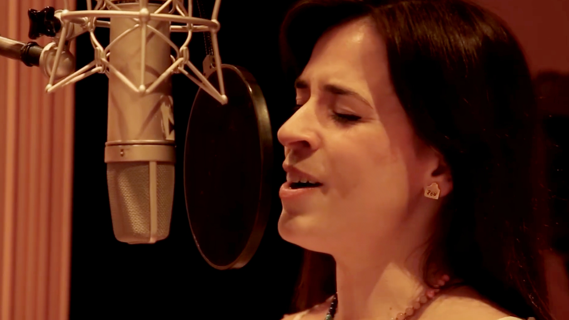 Anita at the mic