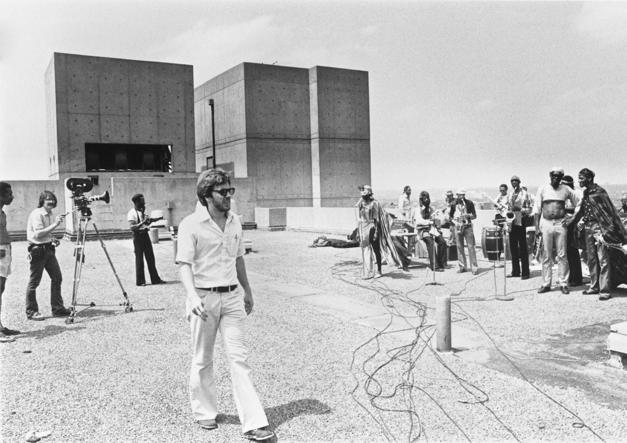 Black and white picture of Robert Mugge movie set.