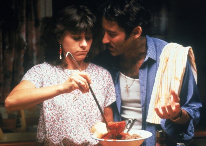 Image of Tracey Ullman and Kevin Kline in I Love You to Death