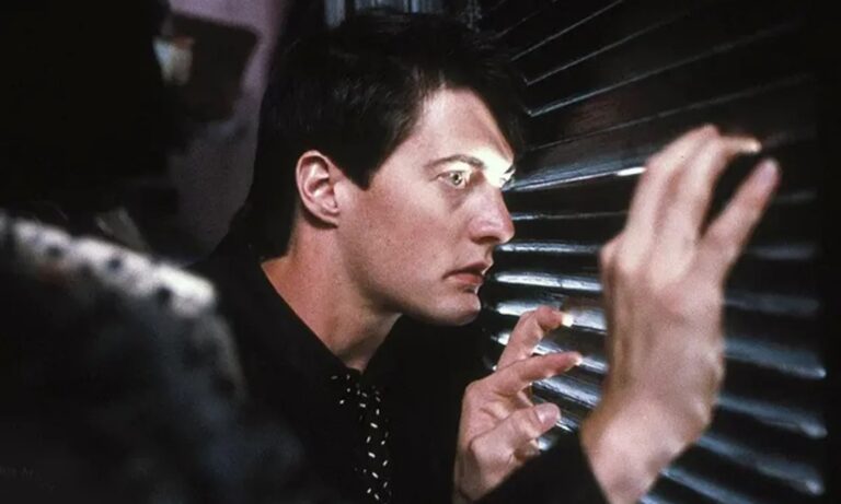 Image from the motion picture Blue Velvet