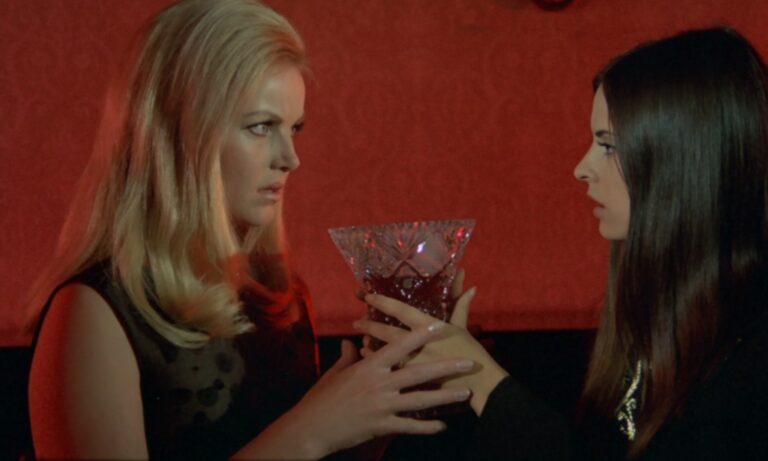 Image from the motion picture Vampyros Lesbos