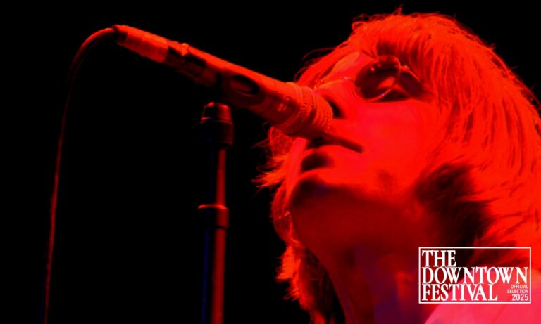Image from the motion picture Oasis: First Night at Knebworth Park