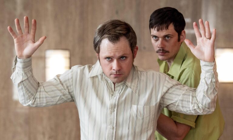 Image from the motion picture Dead Man's Wire