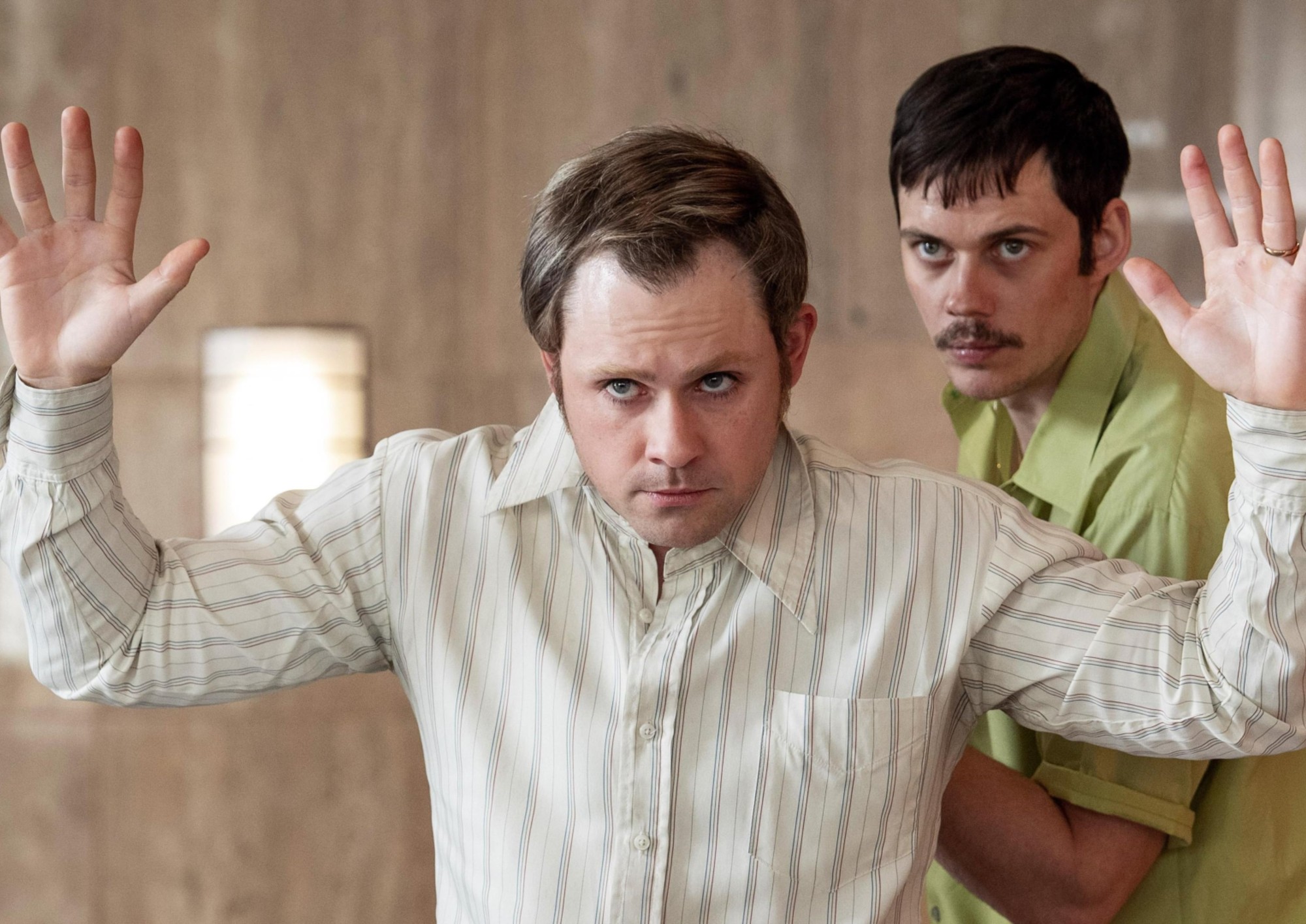 Image from the motion picture Dead Man's Wire