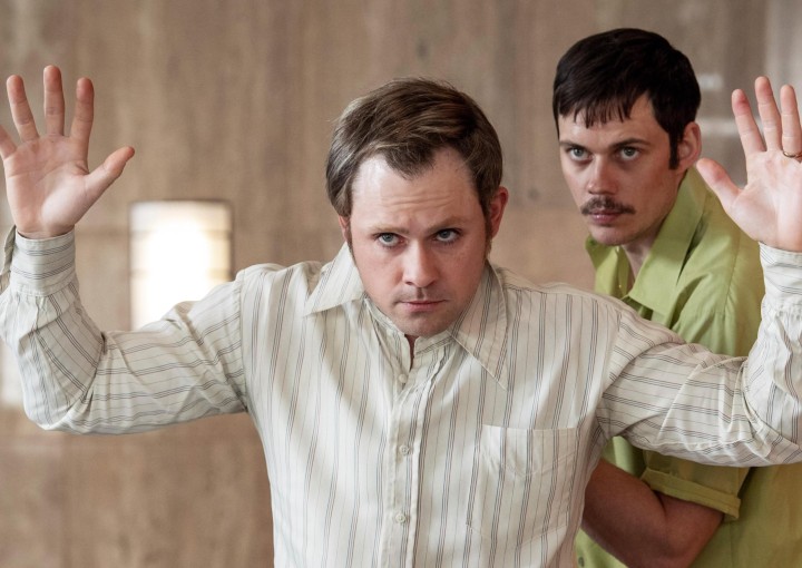 Image from the motion picture Dead Man's Wire