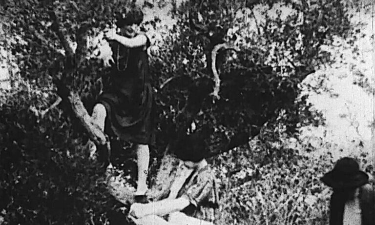 Image from the motion picture XCXHXEXRXRXIXEXSX