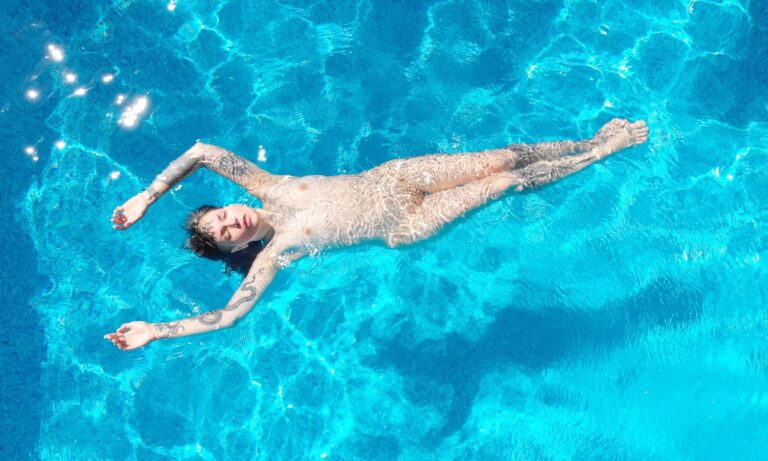 Image from the motion picture Glowing