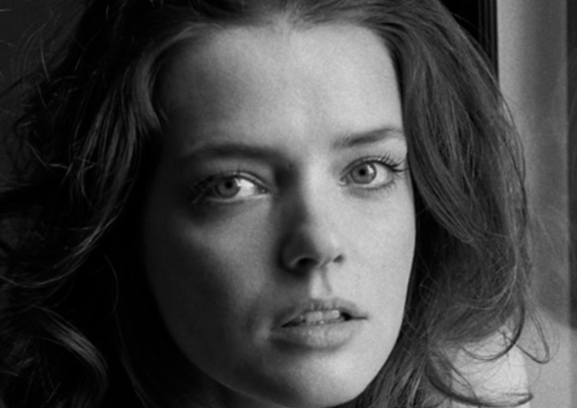 headshot of actress Roxane Mesquida