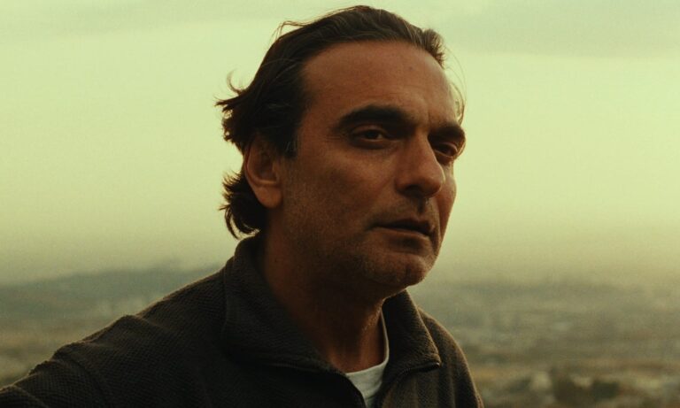 film still from Taste of Cherry (1997)