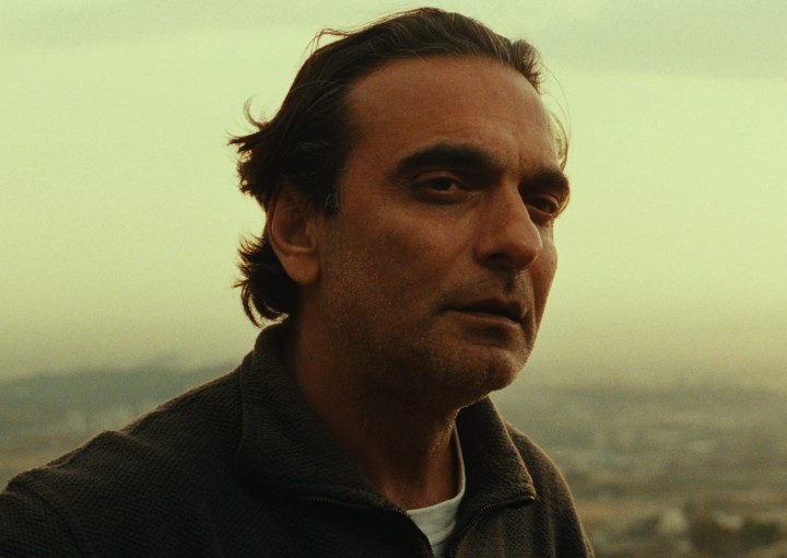 film still from Taste of Cherry (1997)